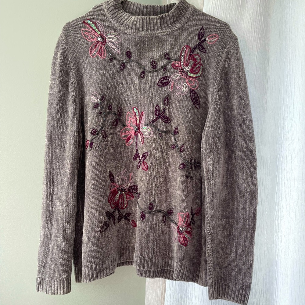 Vintage Floral embroidered chenille plush crew neck Sweater